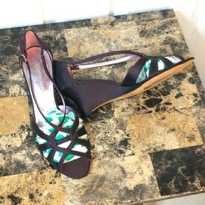 EUC Antonio Melani wedge sandals, heels. Dark purple, satin, size 8, beautiful.